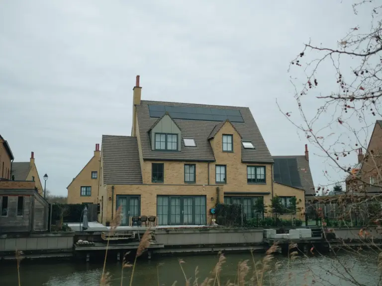 thuisbatterij en zonnepanelen de perfecte combinatie voor energieonaf