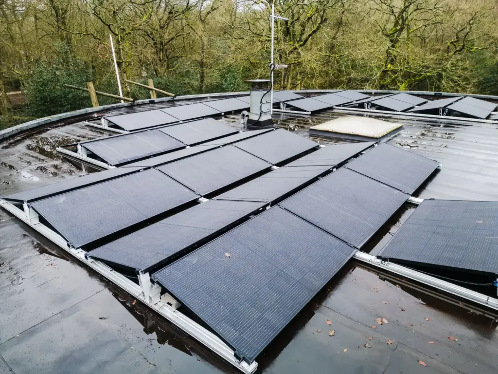 zonnepanelen en je dak is renovatie eerst nodig