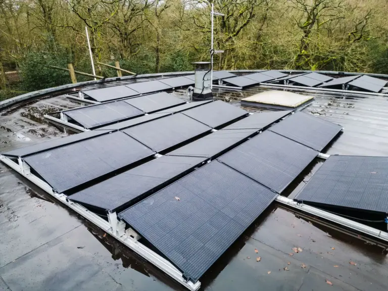 zonnepanelen en je dak is renovatie eerst nodig
